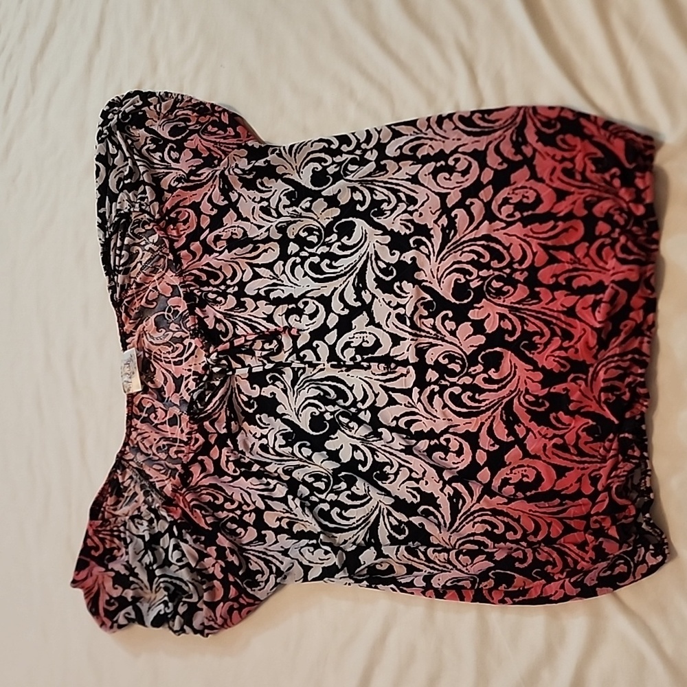 Black, white, red top, comfy, medium size, gathered at the bottom.